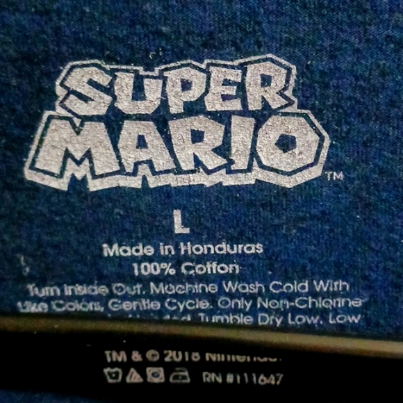 Super Mario long sleeve large t-shirt. - Picture 2 of 4